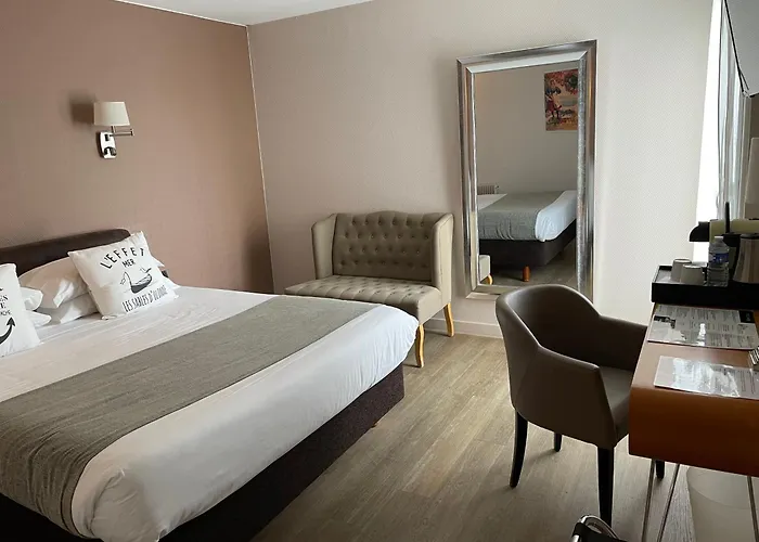 Cit\'Hotel Le Chêne Vert